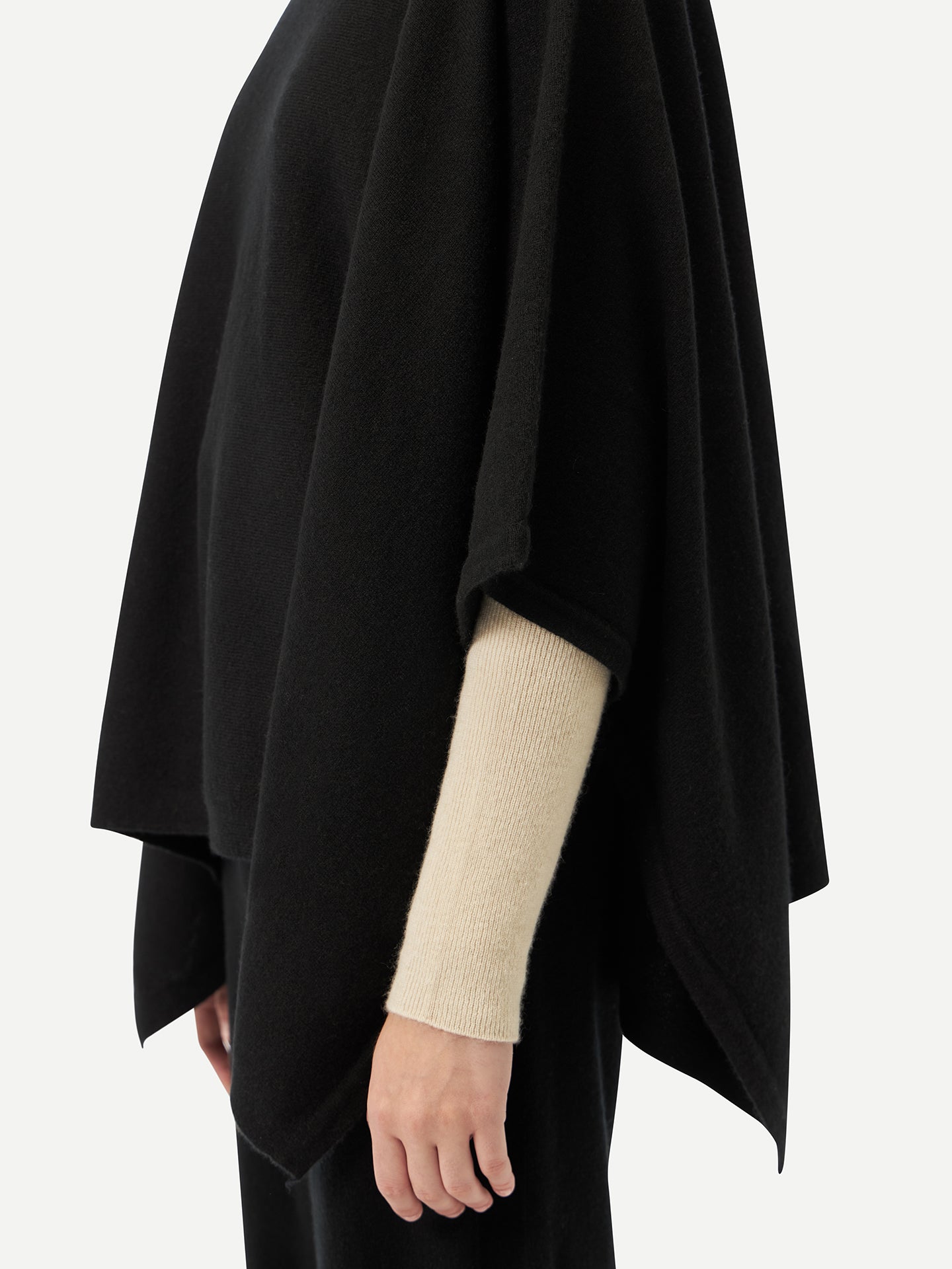 Boat-Neck Cashmere Poncho Black - Gobi Cashmere