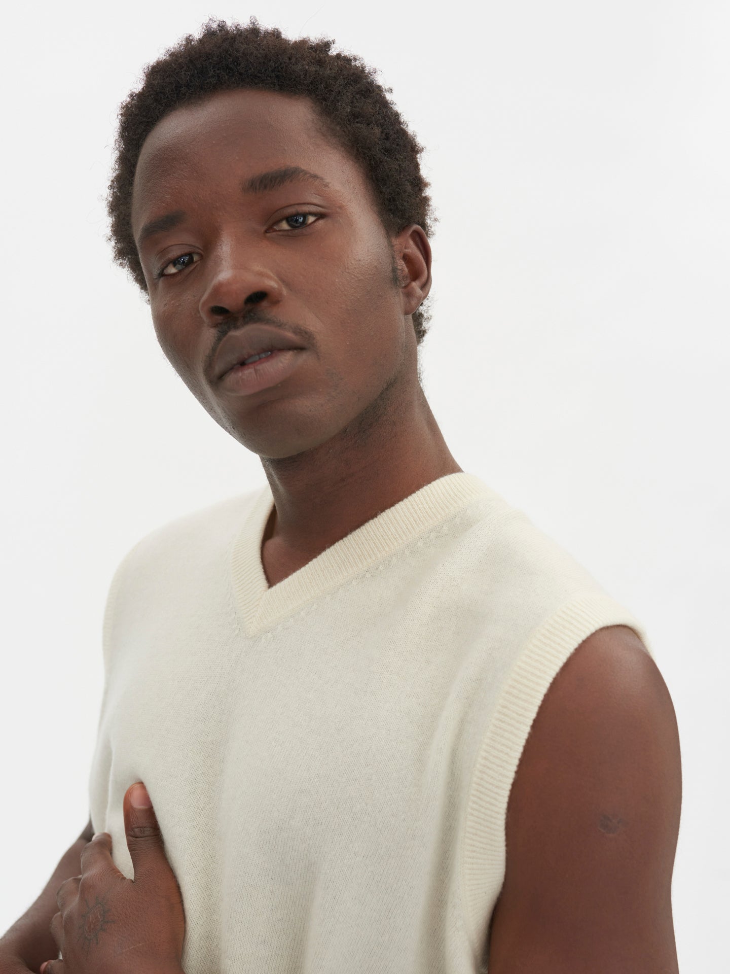 Men's Cashmere Vest Marshmallow - Gobi Cashmere