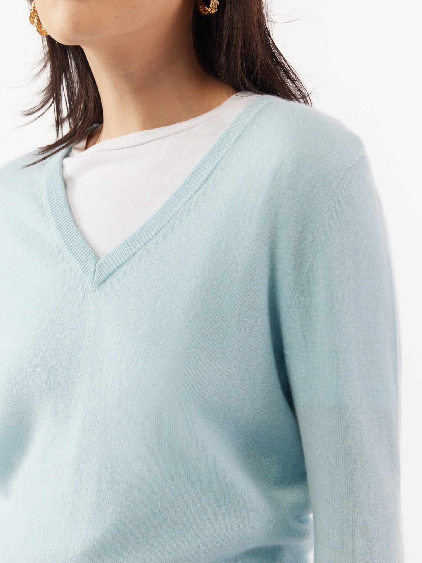 Women's Cashmere Basic V-Neck Blue Glass - Gobi Cashmere