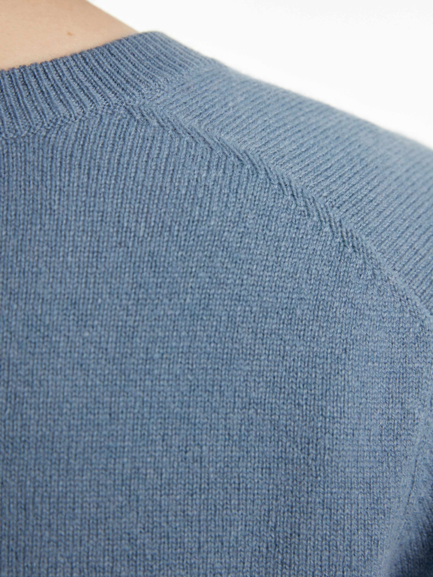 Women's Cashmere Basic V-Neck Purple Impression - Gobi Cashmere