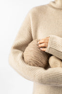 How to Remove Static from Cashmere