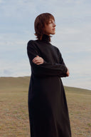Capsule Wardrobe Hero: Your Essential Cashmere, Styled for All Seasons