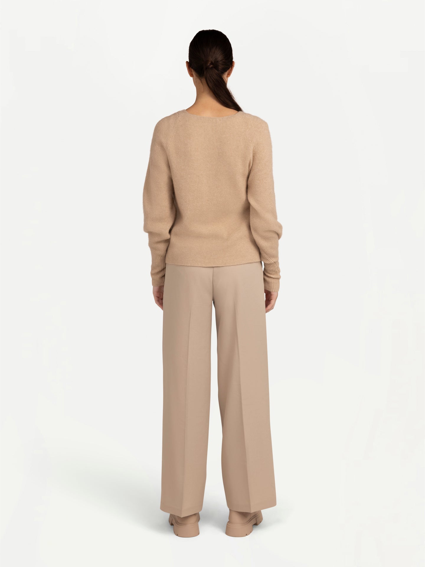 Women's Organic Colour Cashmere bishop-sleeve V-neck Sweater Beige - Gobi Cashmere