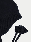 close up of a black beanie and ropes #color_black