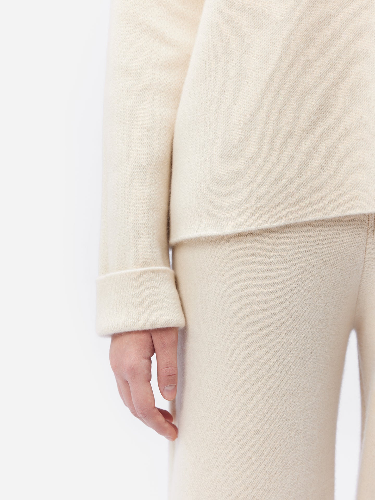 Women's Cashmere Roll-Neck Sweater Off White - Gobi Cashmere