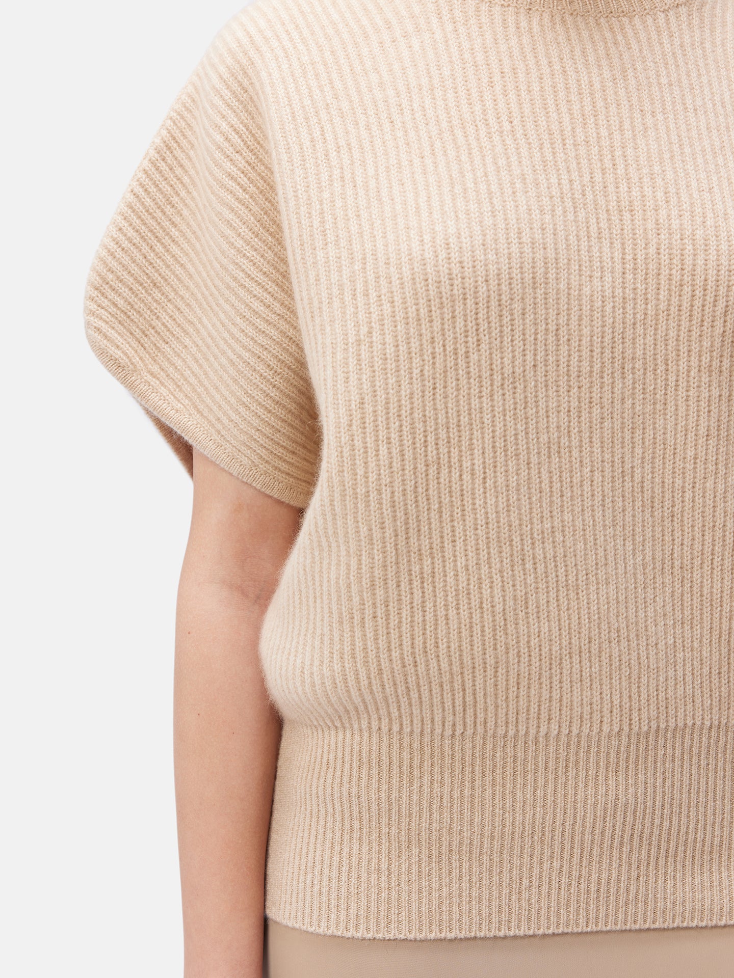 Women's Cashmere Short-Sleeve Turtleneck Beige - Gobi Cashmere