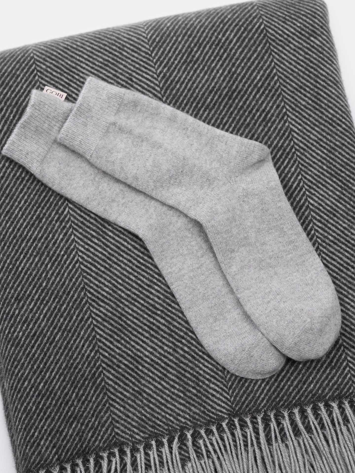 Cashmere Blanket and Socks Set | GOBI Cashmere