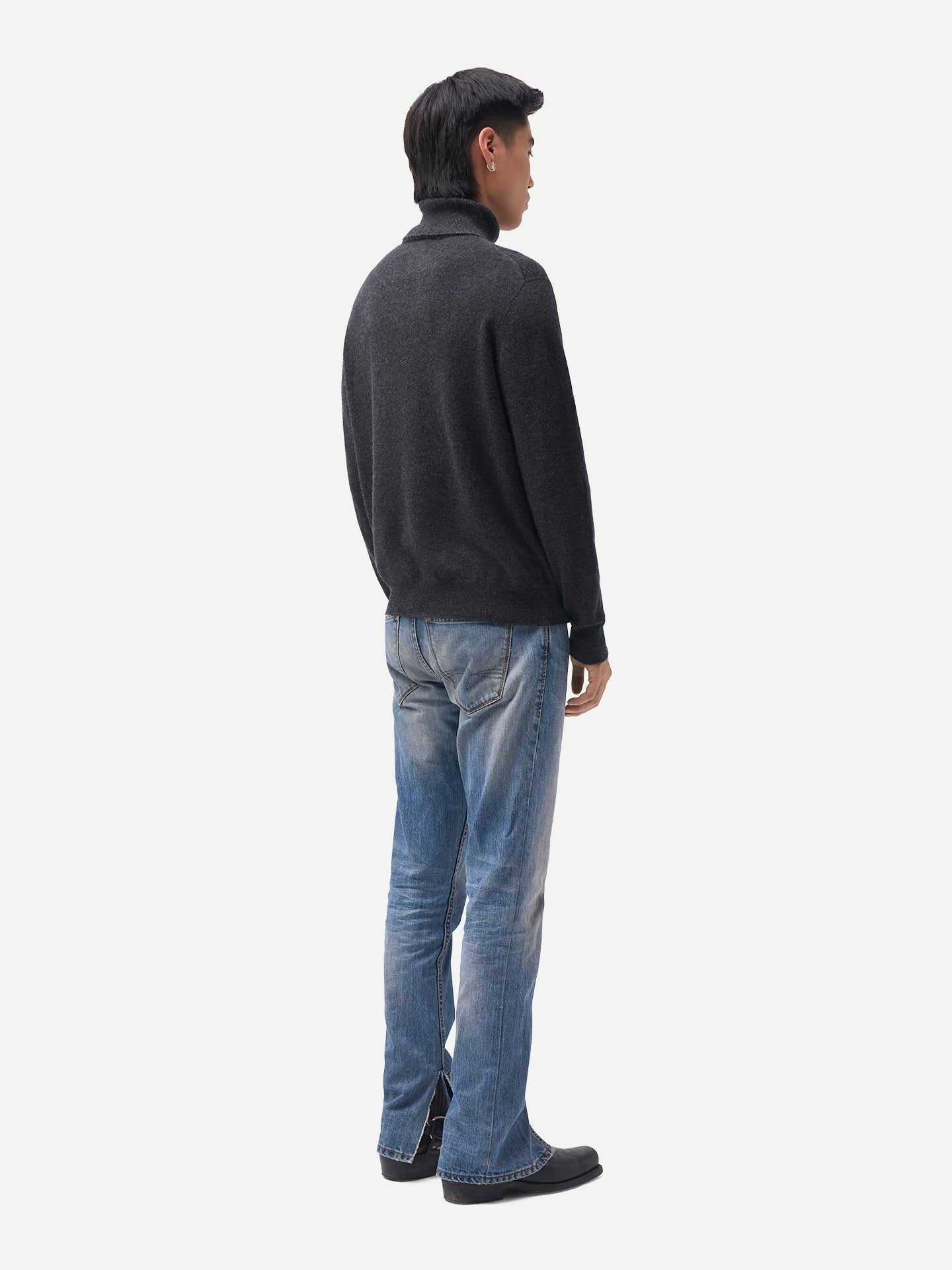 Timeless Turtleneck Cashmere Sweater