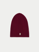 flat lay of maroon beanie with a brand label "GOBI" at the back.