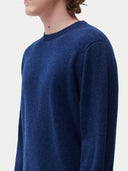 Essential Crewneck Cashmere Sweater Navy Peony - Gobi Cashmere #color_navy-peony