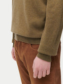 Essential Crewneck Cashmere Sweater Aloe - Gobi Cashmere #color_aloe