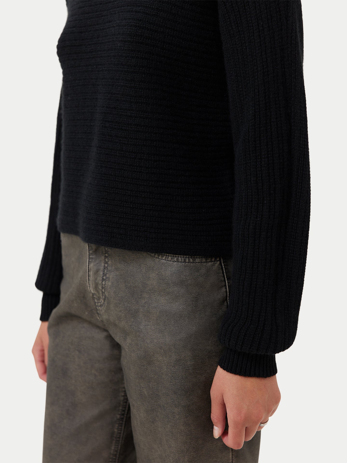 Women's Cashmere Cropped T-Neck Sweater Black - Gobi Cashmere