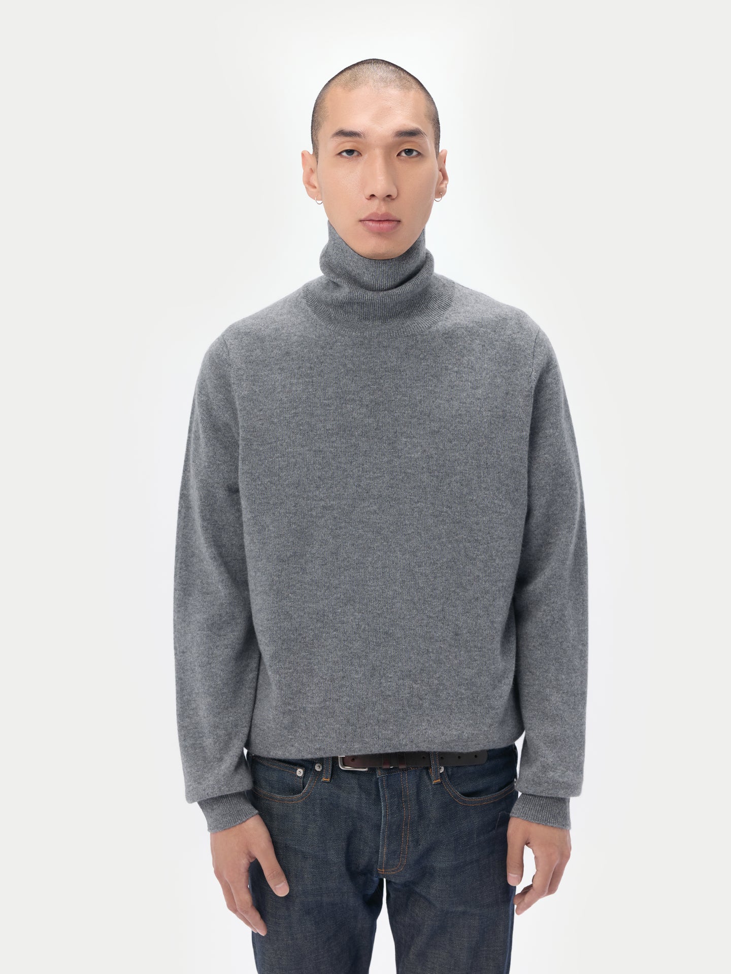 Essential Cashmere Turtle Neck Sweater