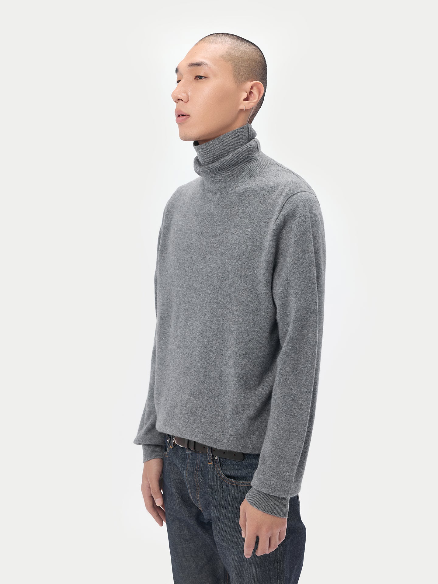 Essential Cashmere Turtle Neck Sweater