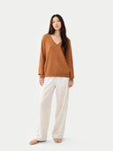 Essential Cashmere V-Neck Sweater Chipmunk - Gobi Cashmere #color_chipmunk