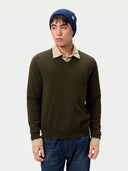 Model wearing the Unisex Seamless Cashmere Logo-Patch Beanie in Deep Blue, full-length front view