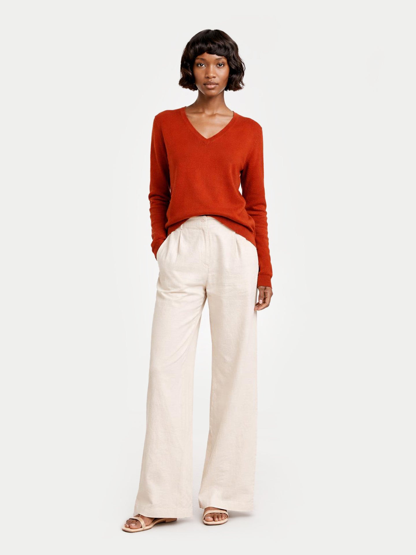 Essential Cashmere V-Neck Sweater Sugar Almond - Gobi Cashmere