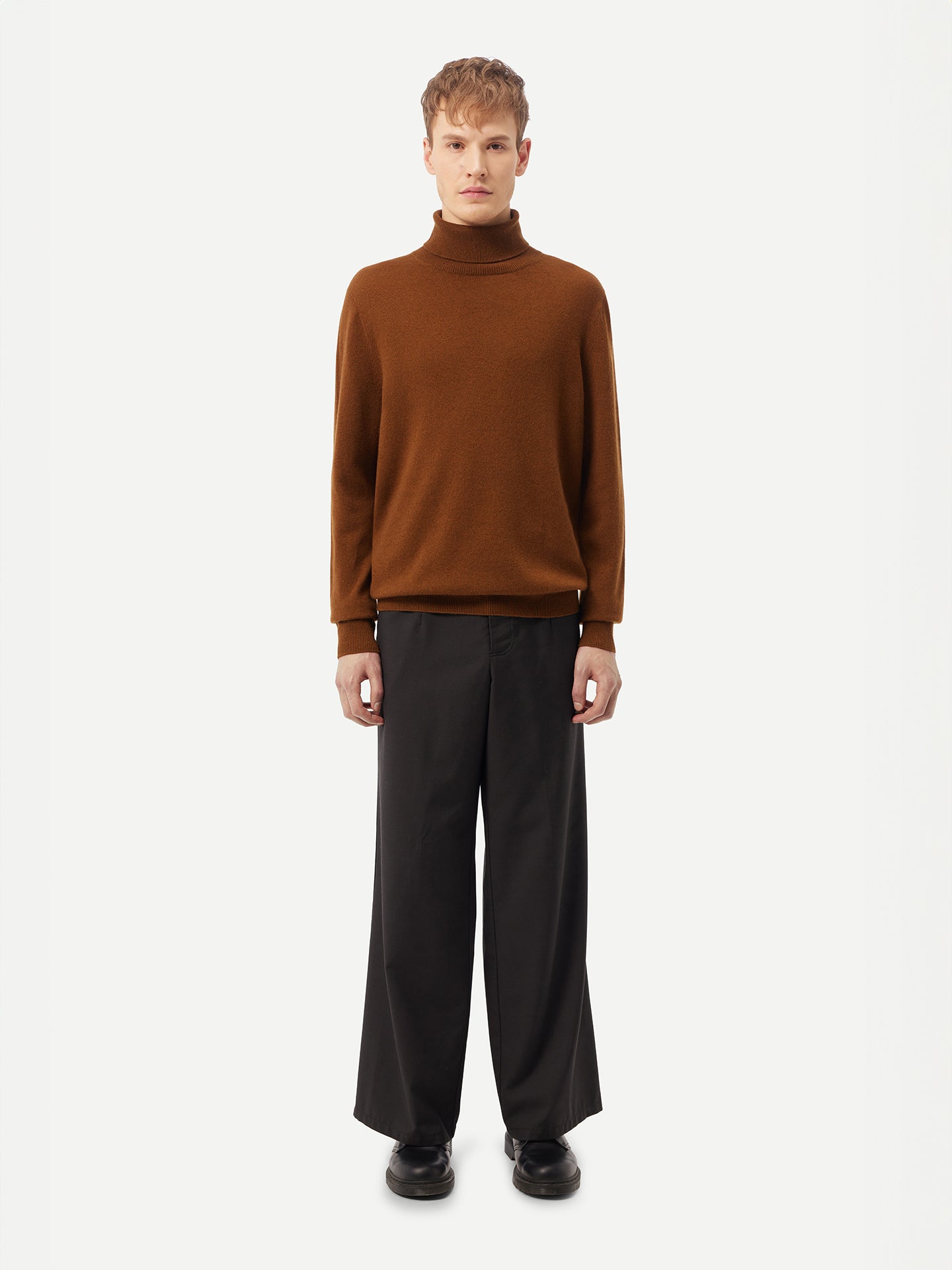 Essential Cashmere Turtle Neck Sweater