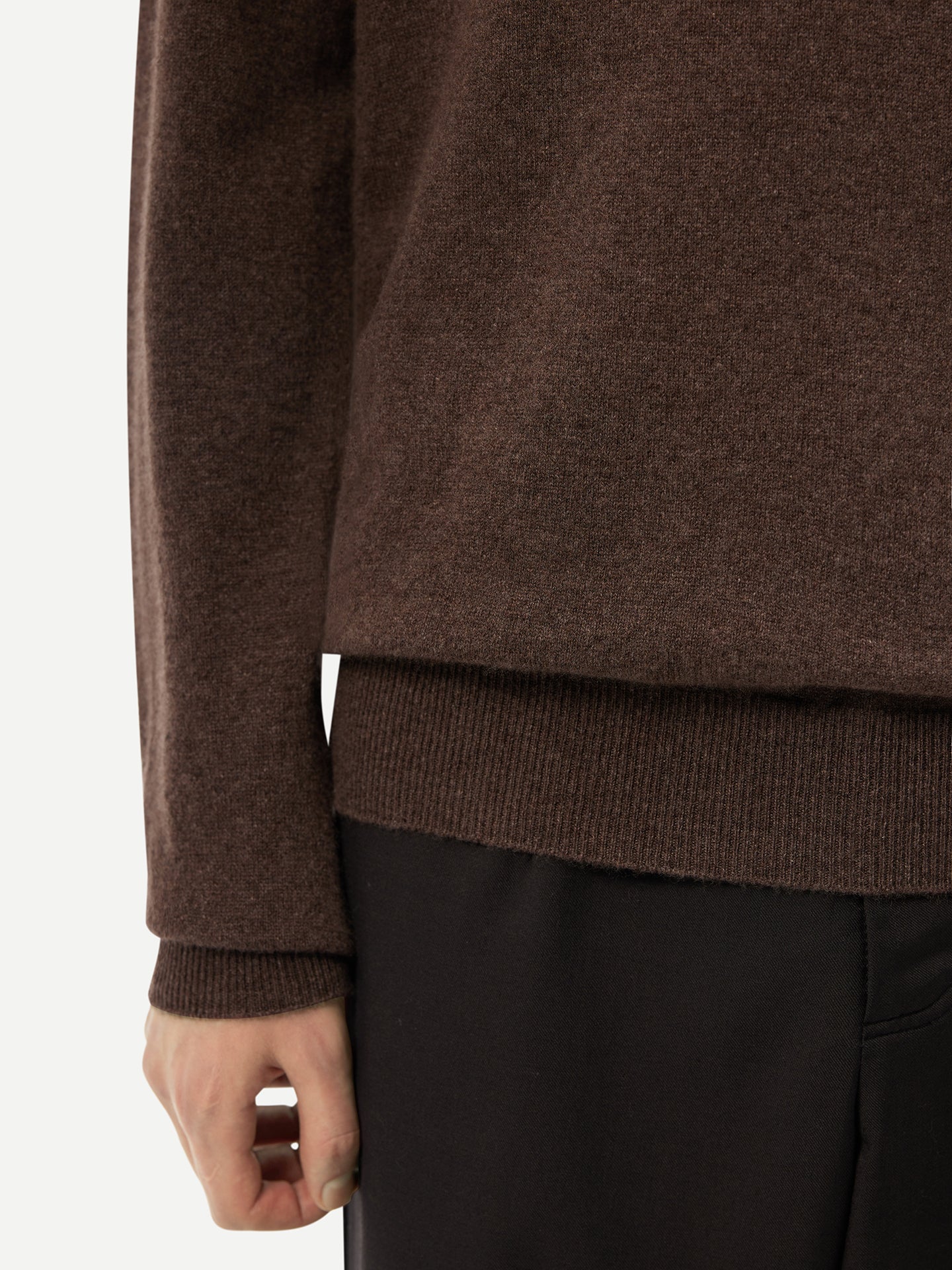 Essential Cashmere Turtle Neck Sweater