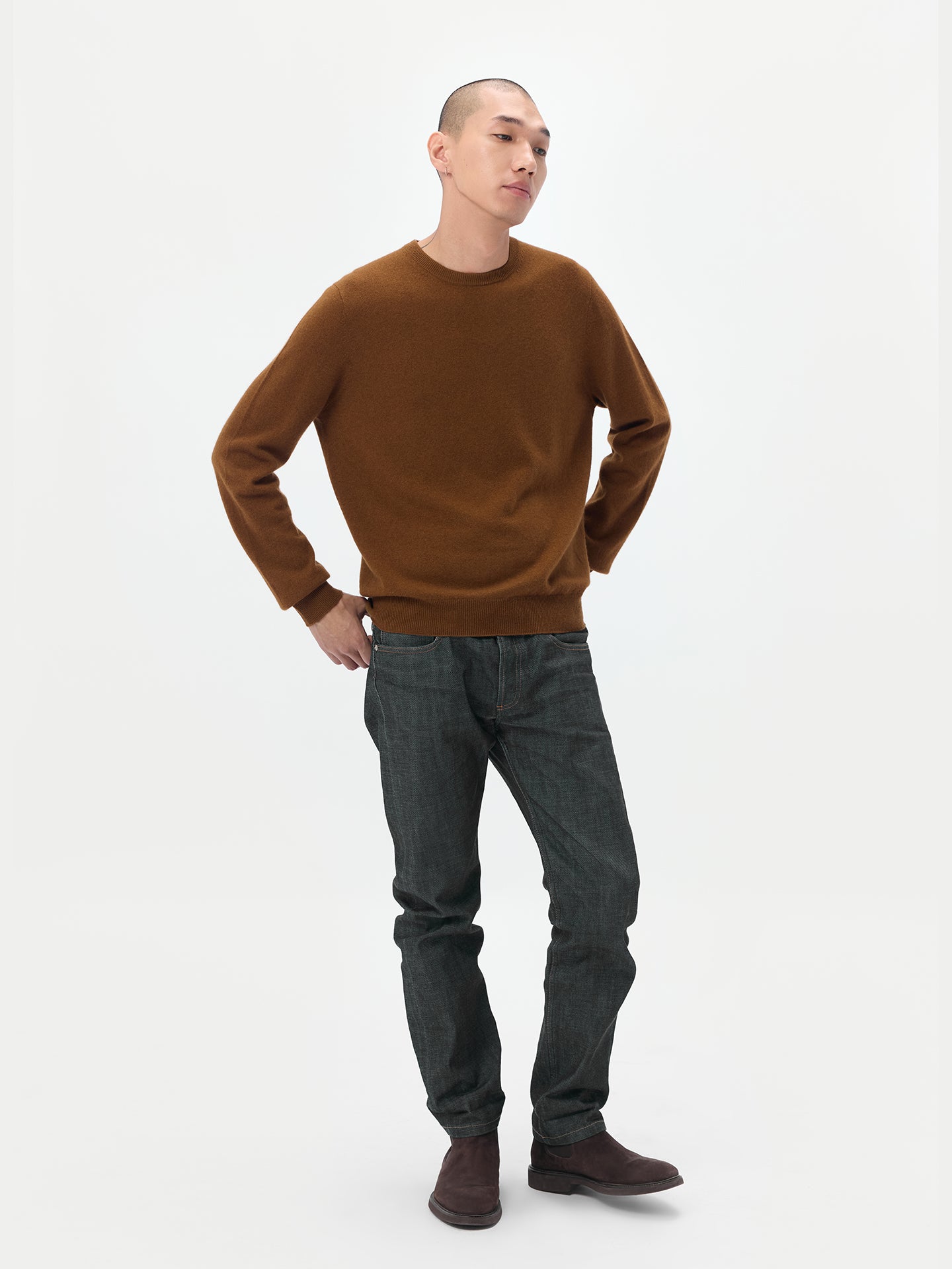 Essential Crewneck Cashmere Sweater