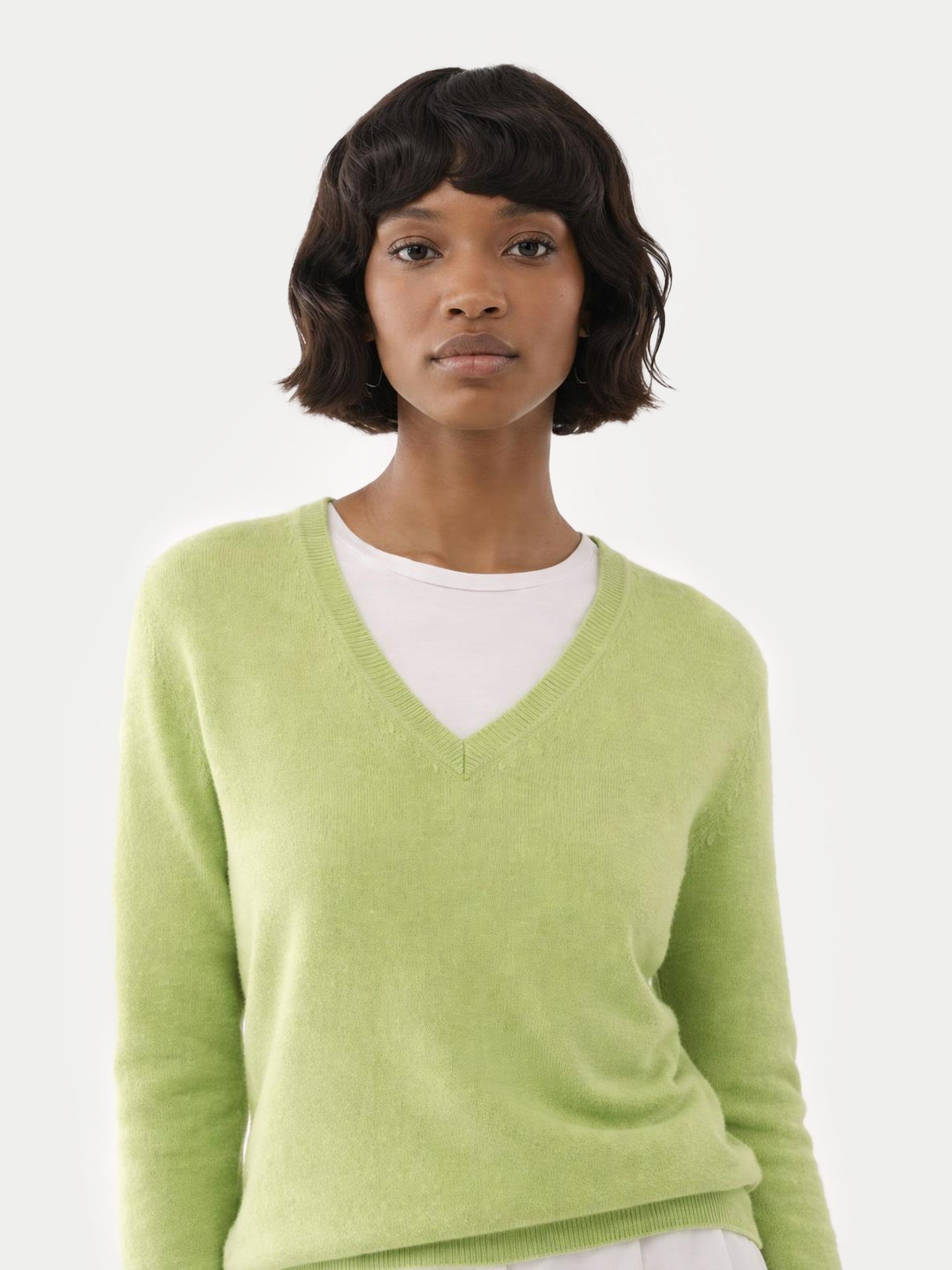 Essential Cashmere V-Neck Sweater Jade Lime - Gobi Cashmere