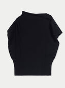 Black top on a light gray background #color_black