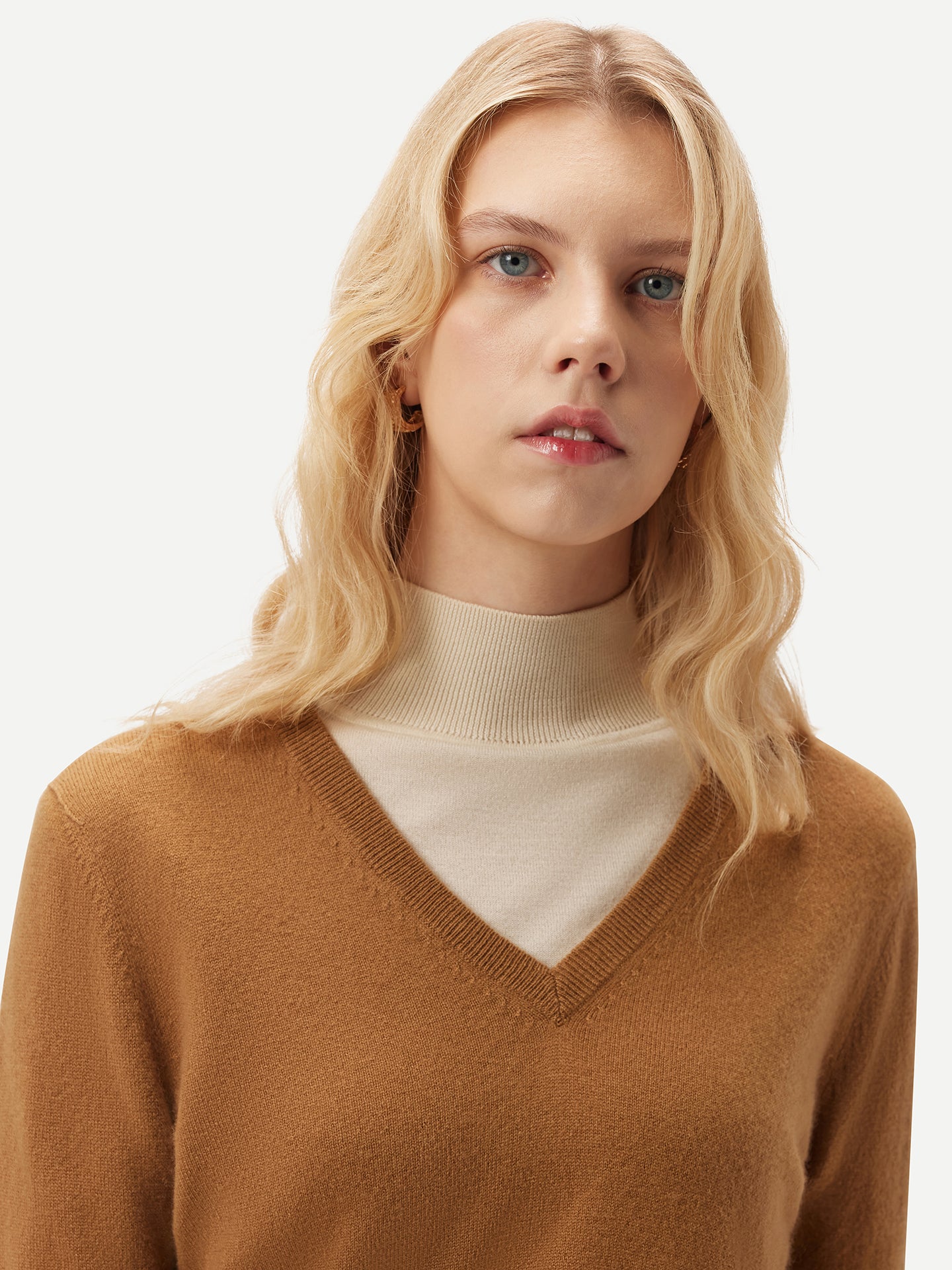 Women's Cashmere Basic V-Neck Sweater Almond - Gobi Cashmere