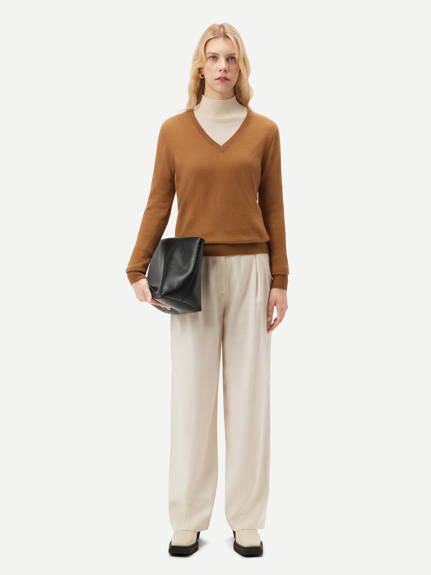 Women's Cashmere Basic V-Neck Sweater Almond - Gobi Cashmere