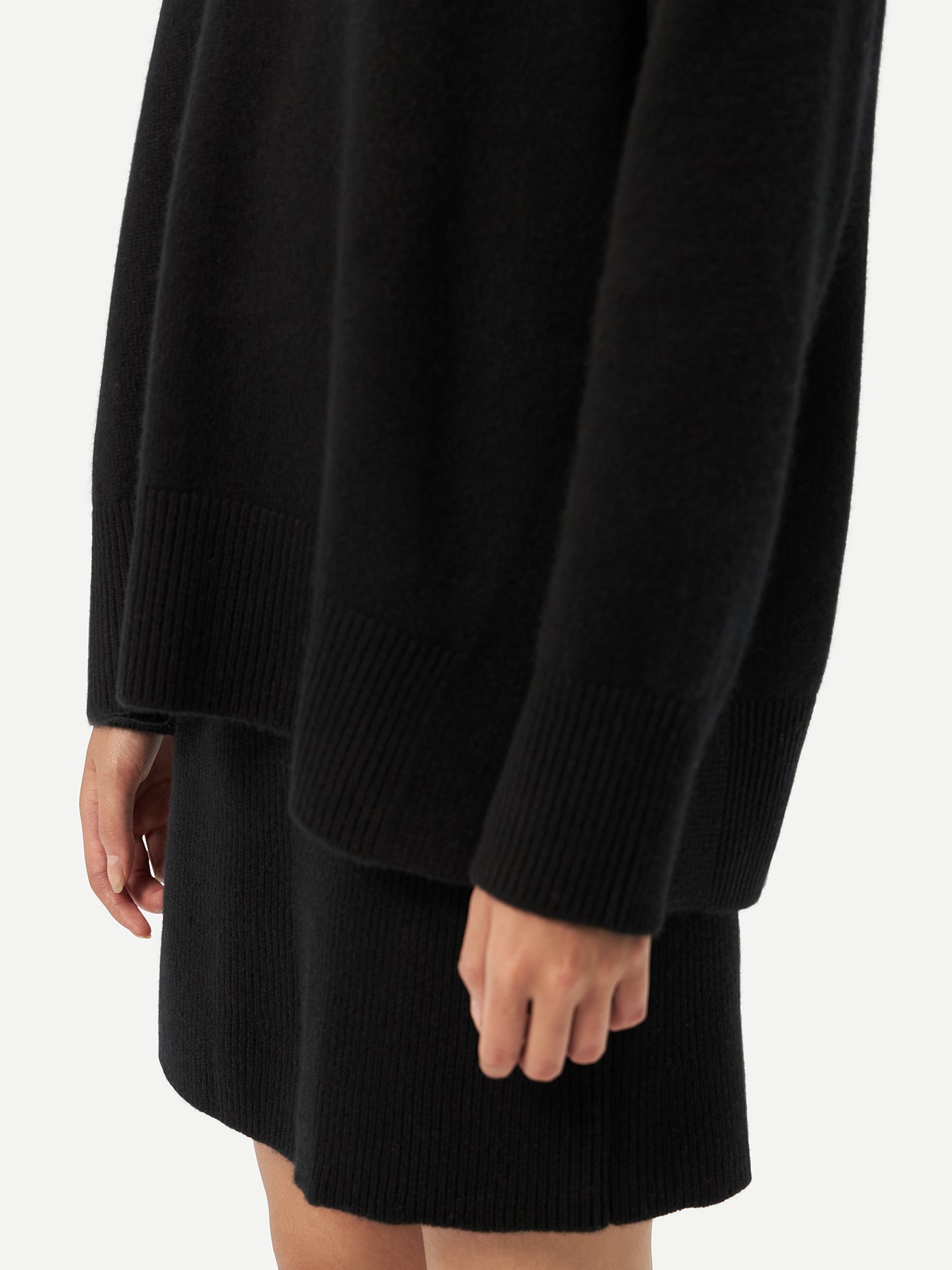 Relaxed-Fit Cashmere V-Neck Sweater