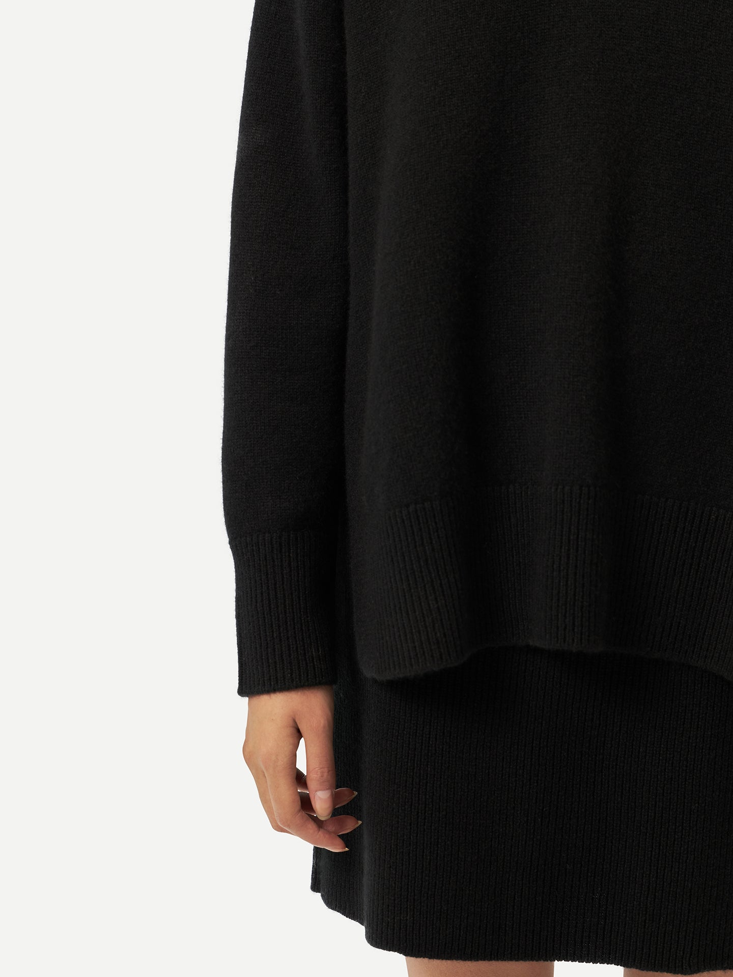 Relaxed-Fit Cashmere V-Neck Sweater