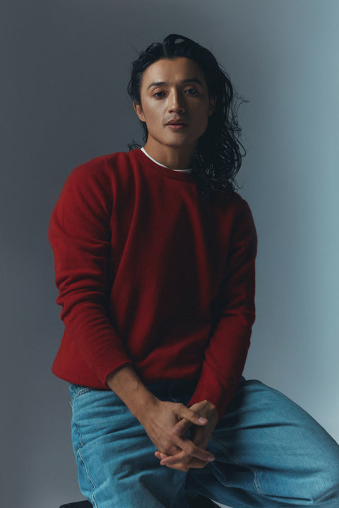 Essential Cashmere Crewneck Sweater in Charcoal, editorial photo
