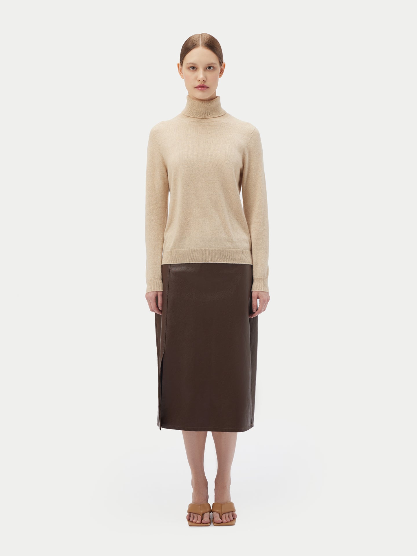 Women's Cashmere Classic Turtleneck Beige - Gobi Cashmere