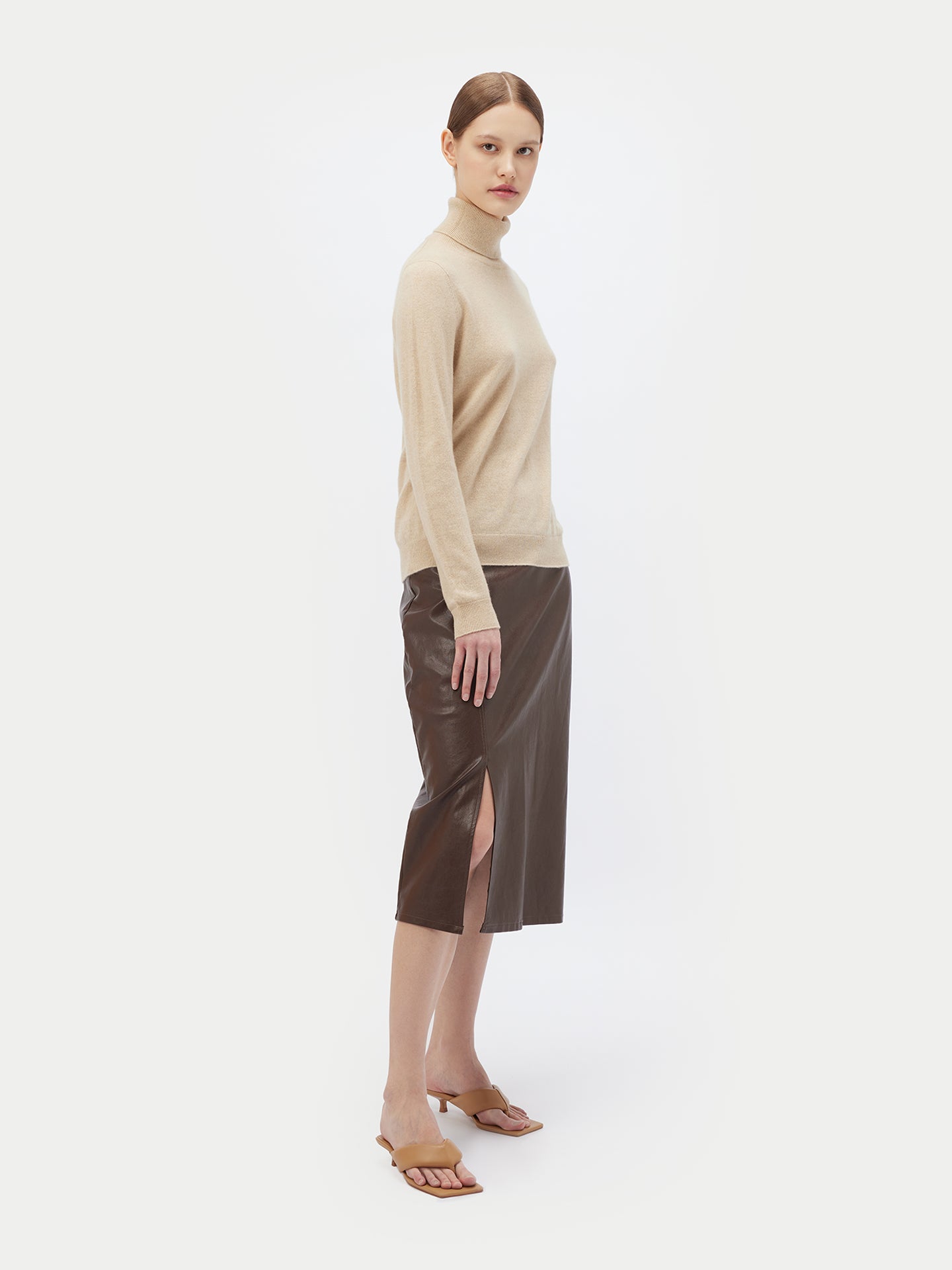 Women's Cashmere Classic Turtleneck Beige - Gobi Cashmere