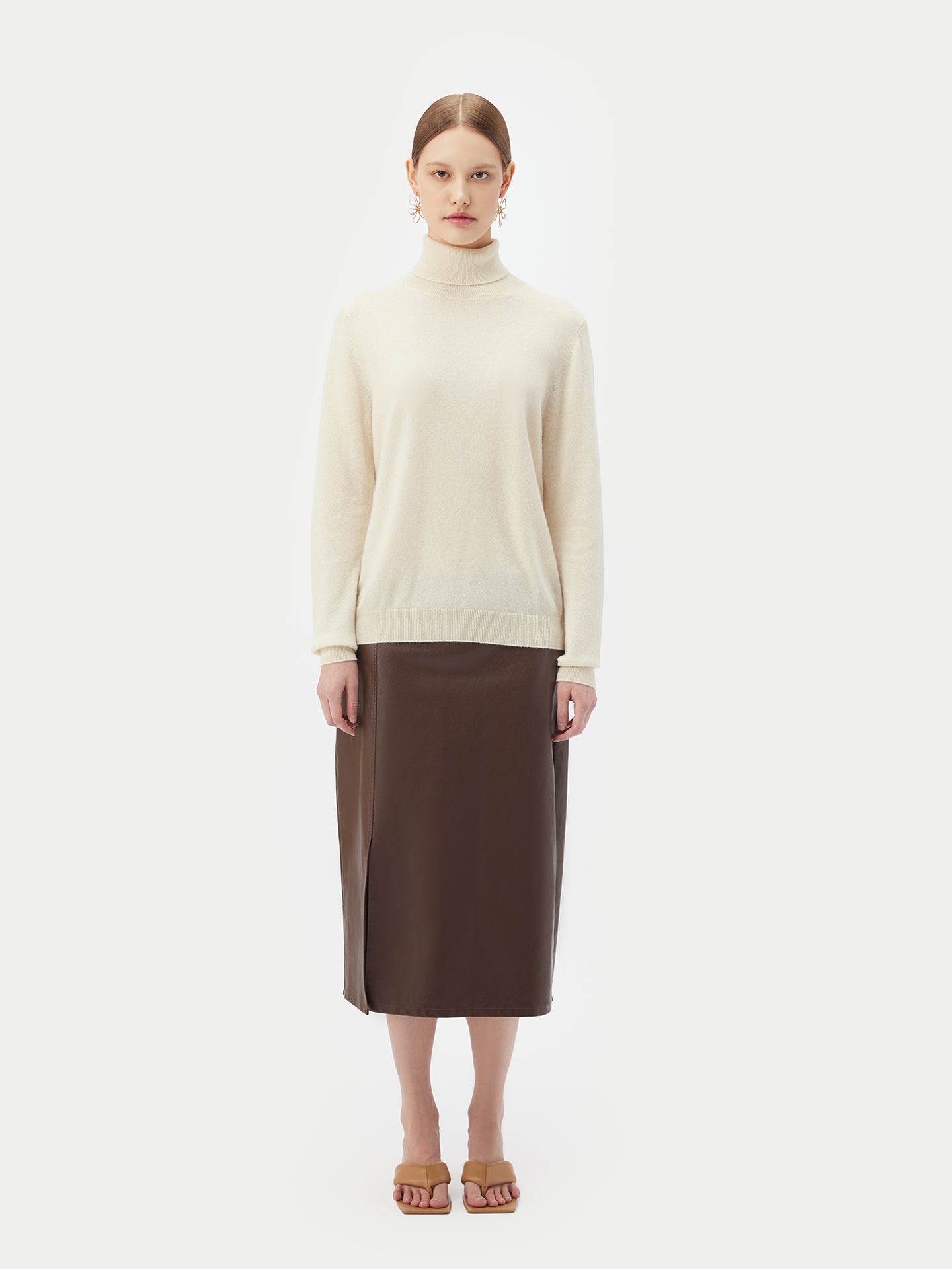 Essential Cashmere Turtle Neck Sweater