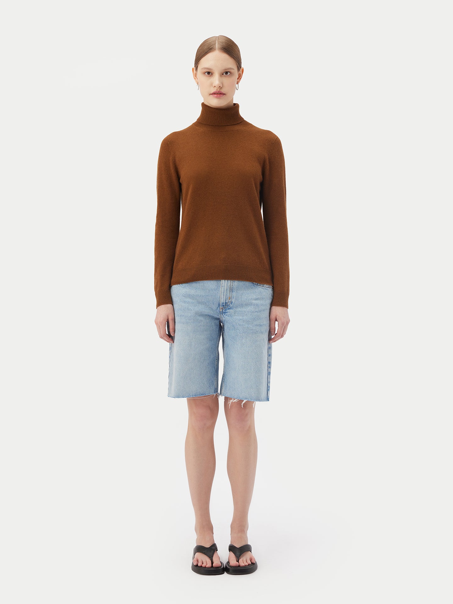 Essential Cashmere Turtle Neck Sweater