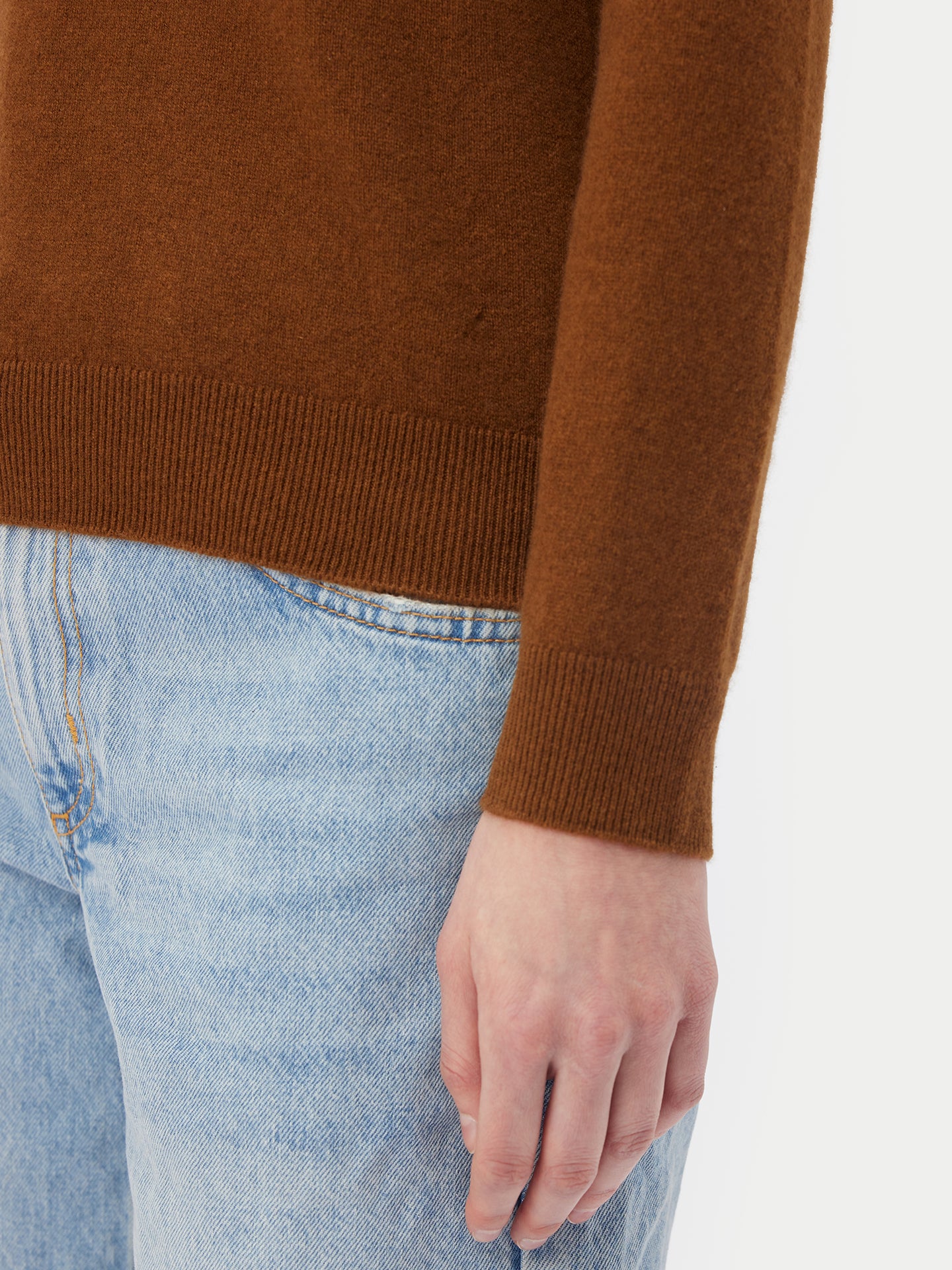 Essential Cashmere Turtle Neck Sweater