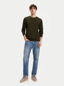 Timeless Crewneck Cashmere Sweater Avocado - Gobi Cashmere #color_avocado