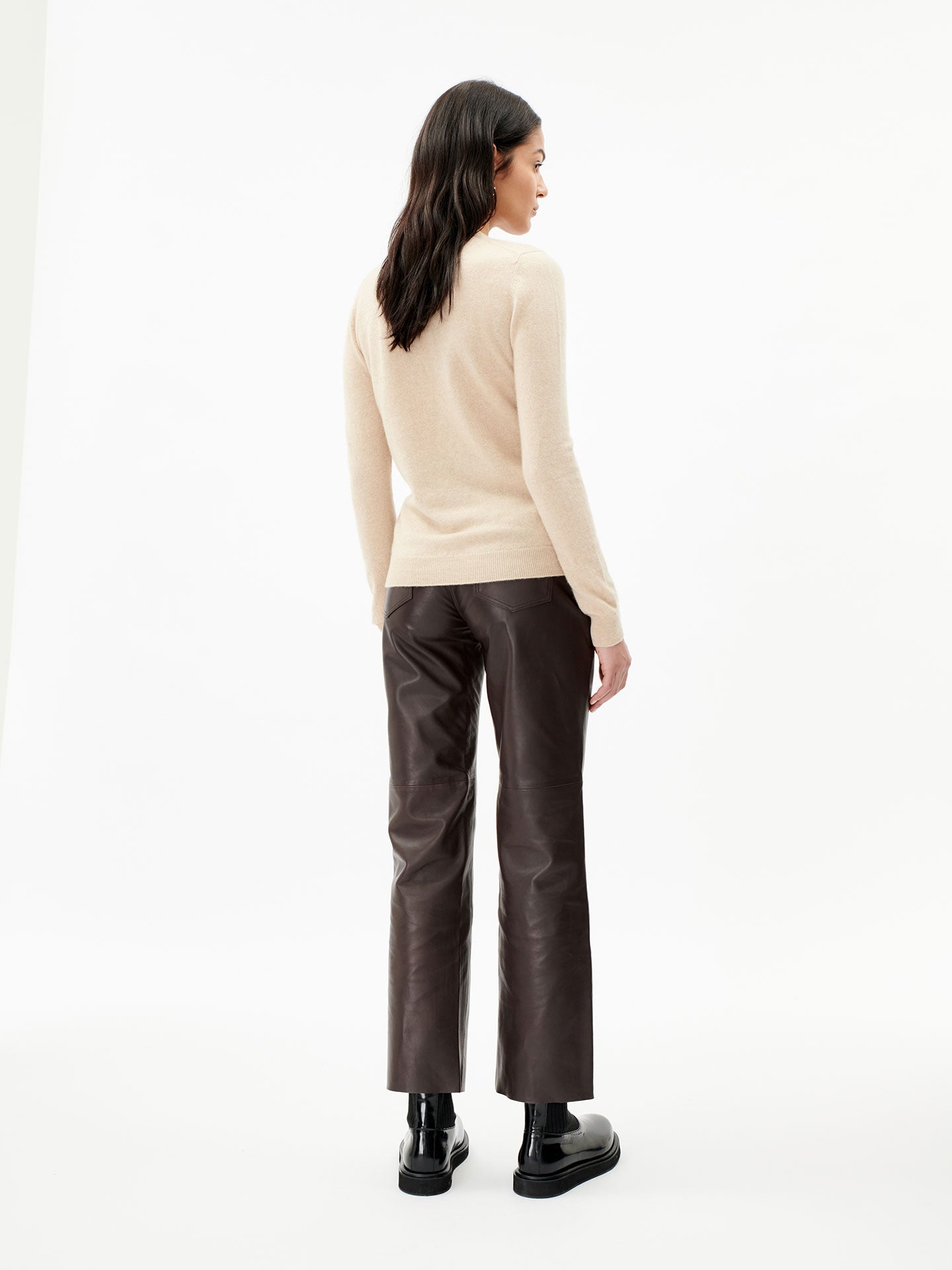 Women's Cashmere Basic V-Neck Sweater Beige - Gobi Cashmere