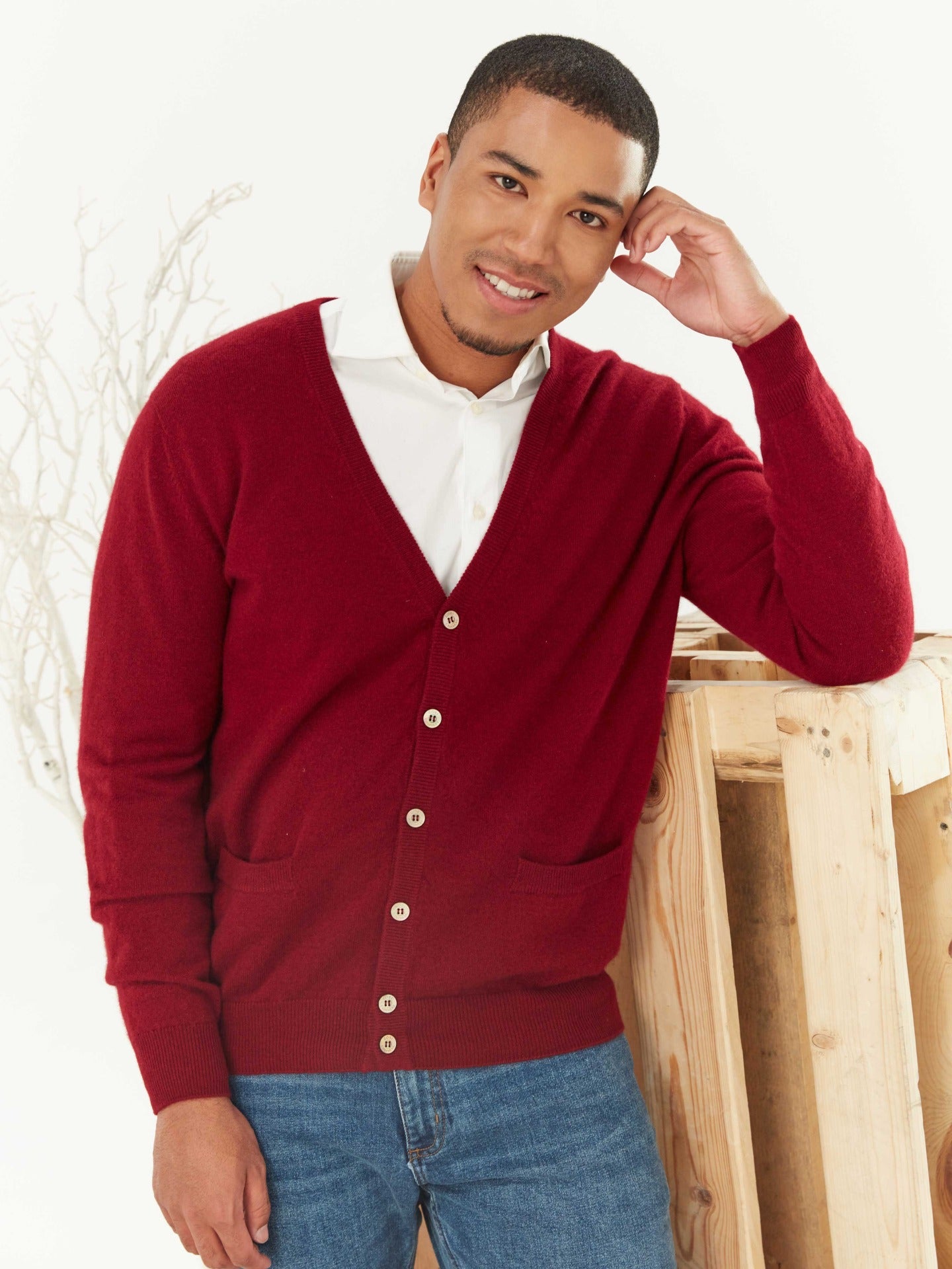 Men's Cashmere V-Neck Button Cardigan Bordeaux -  Gobi Cashmere