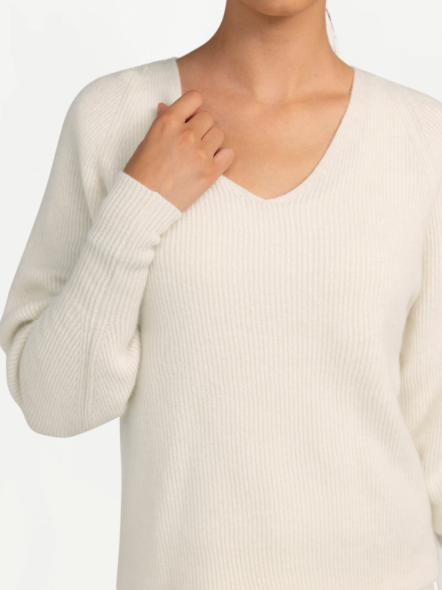 Cashmere bishop-sleeve V-neck sweater Off White - Gobi Cashmere