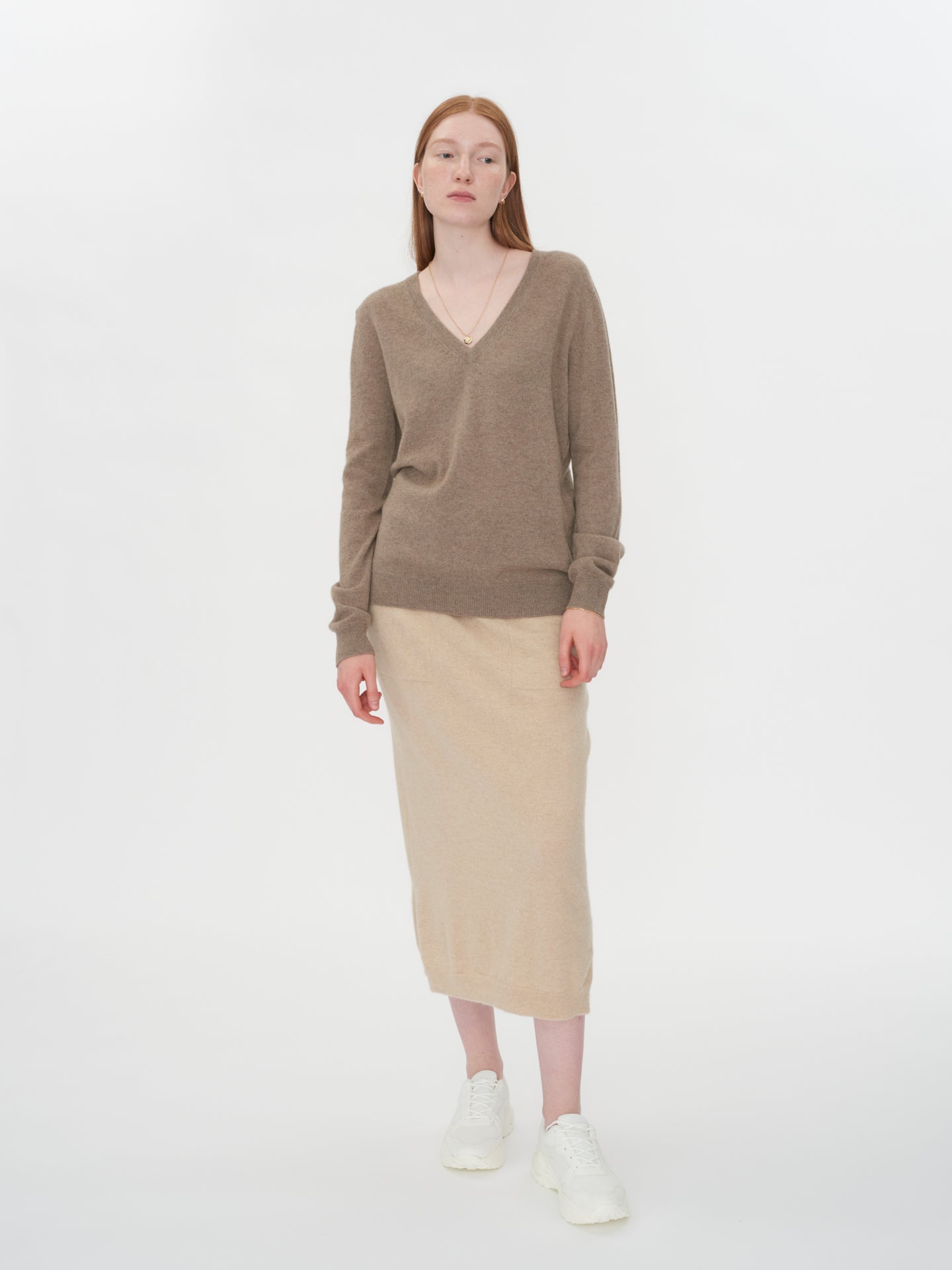 Women's Cashmere Basic V-Neck Sweater Taupe - Gobi Cashmere