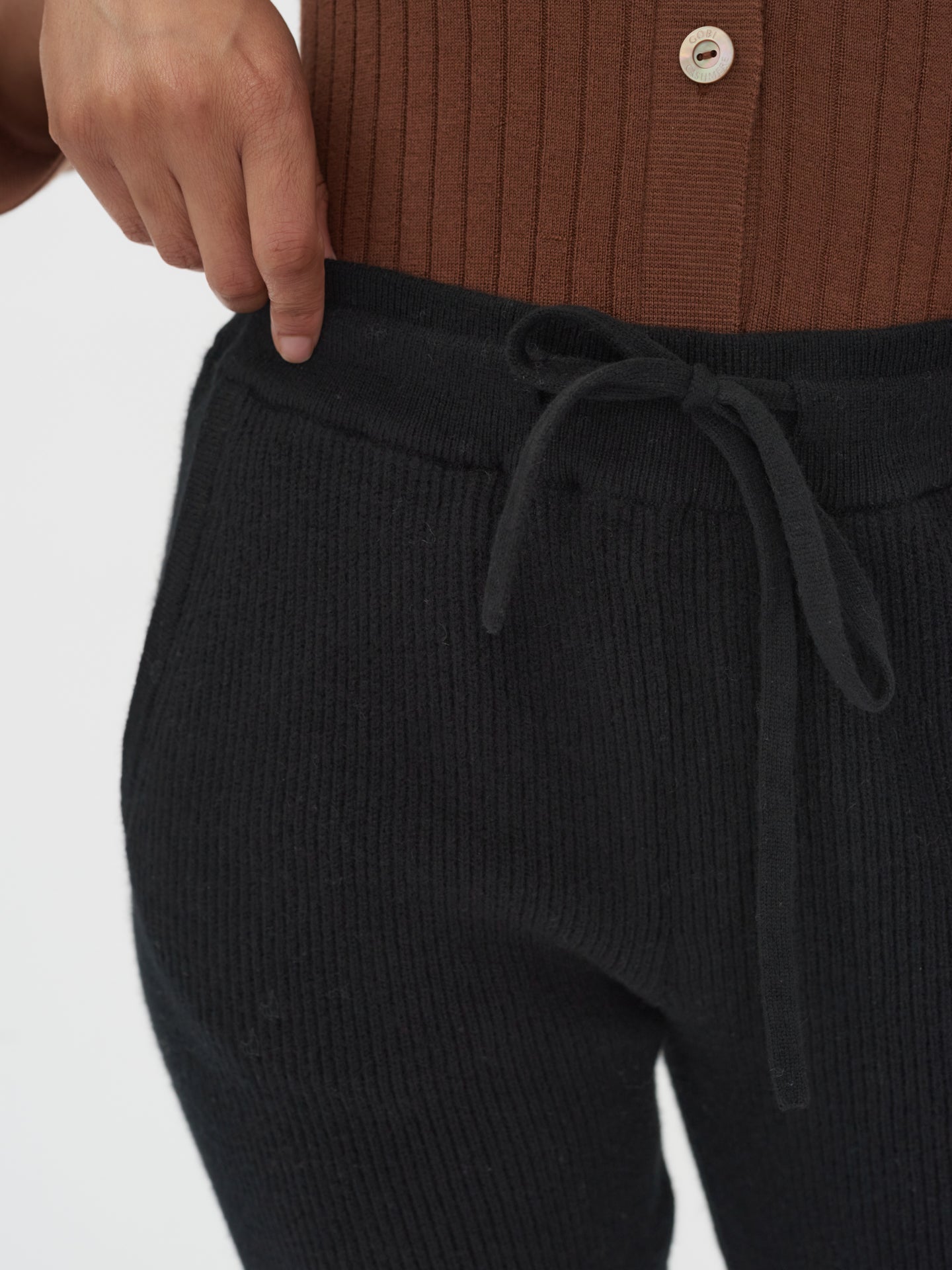 Women's Cashmere Joggers Black - Gobi Cashmere