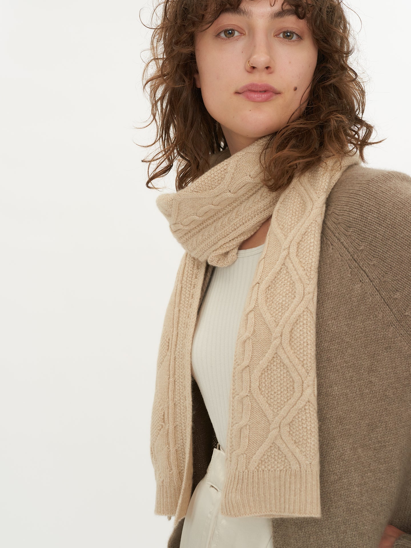 Unisex Cashmere Chunky Cable Scarf Beige - Gobi Cashmere