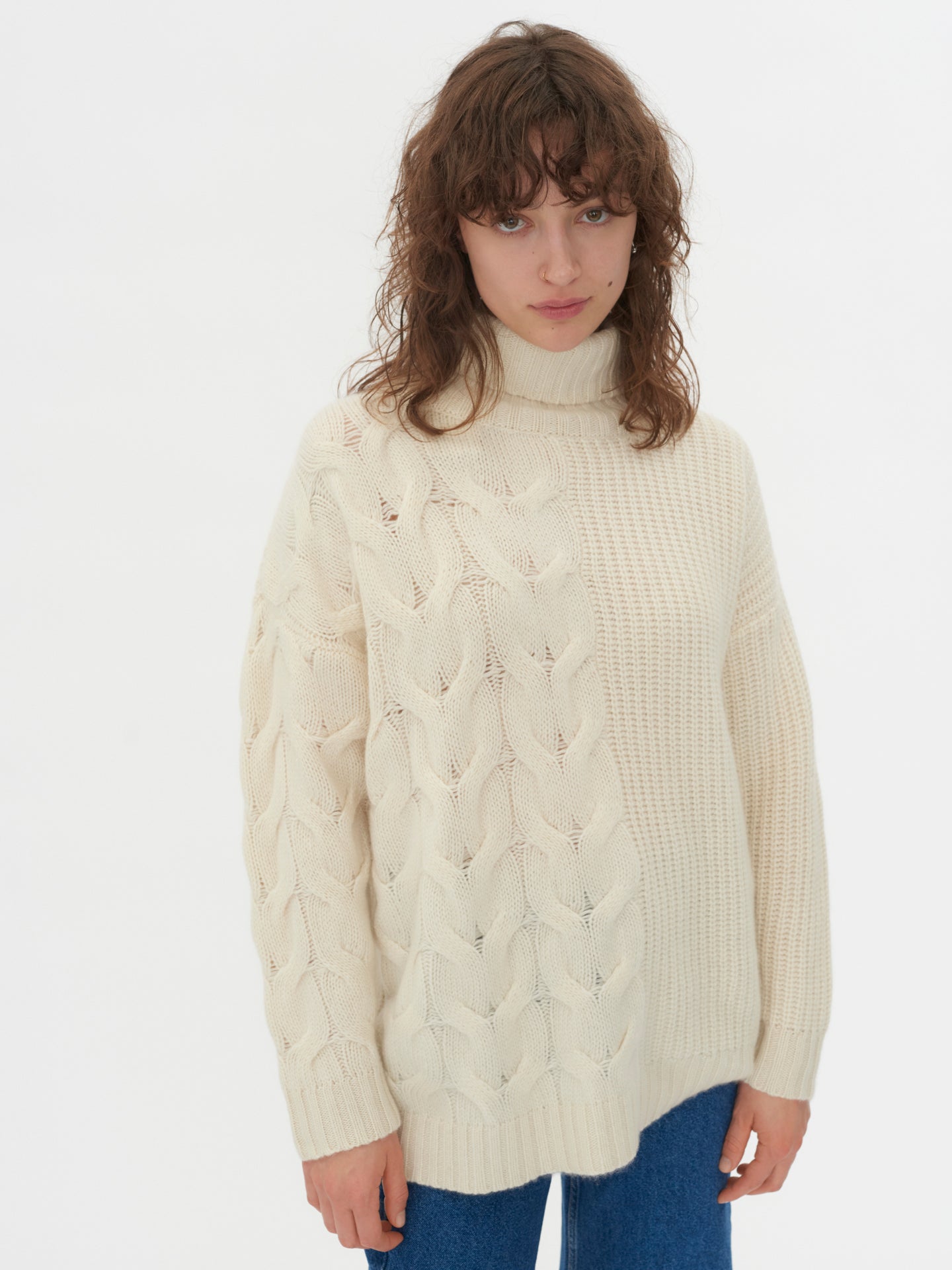 Women's Cashmere Turtle Neck With Cable Stitches Off White - Gobi Cashmere