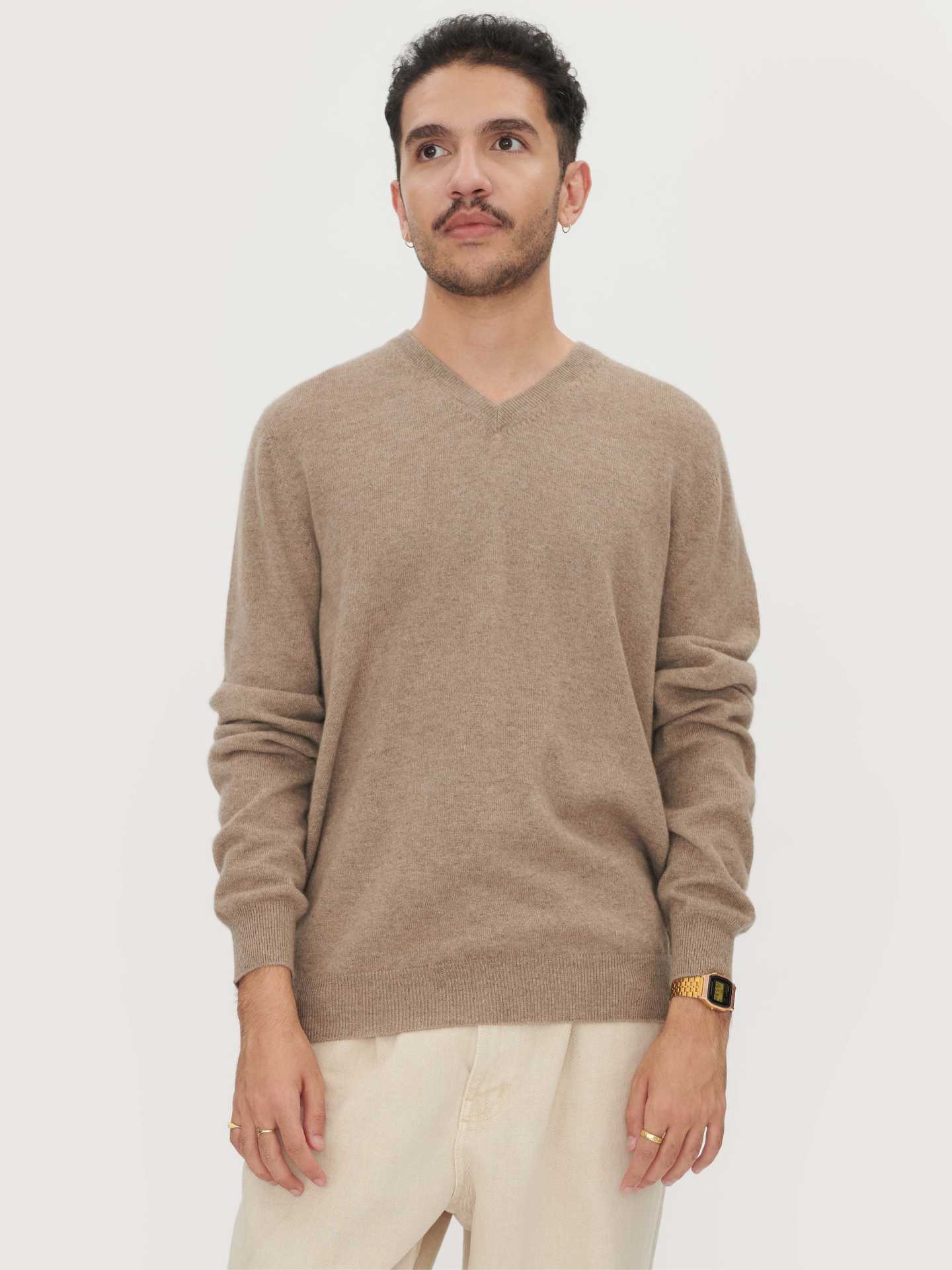 Men's Cashmere Basic V-Neck Sweater Taupe - Gobi Cashmere
