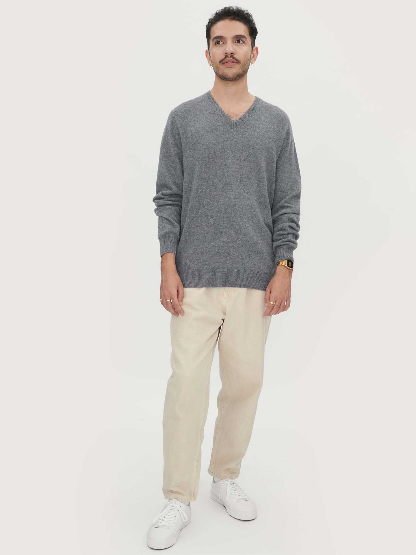 Men's Cashmere Basic V-Neck Sweater Gray - Gobi Cashmere