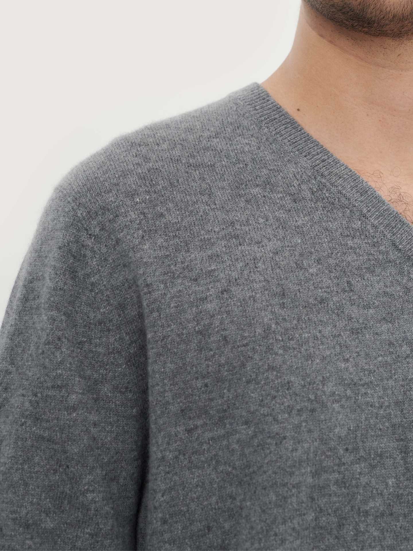 Men's Cashmere Basic V-Neck Sweater Gray - Gobi Cashmere
