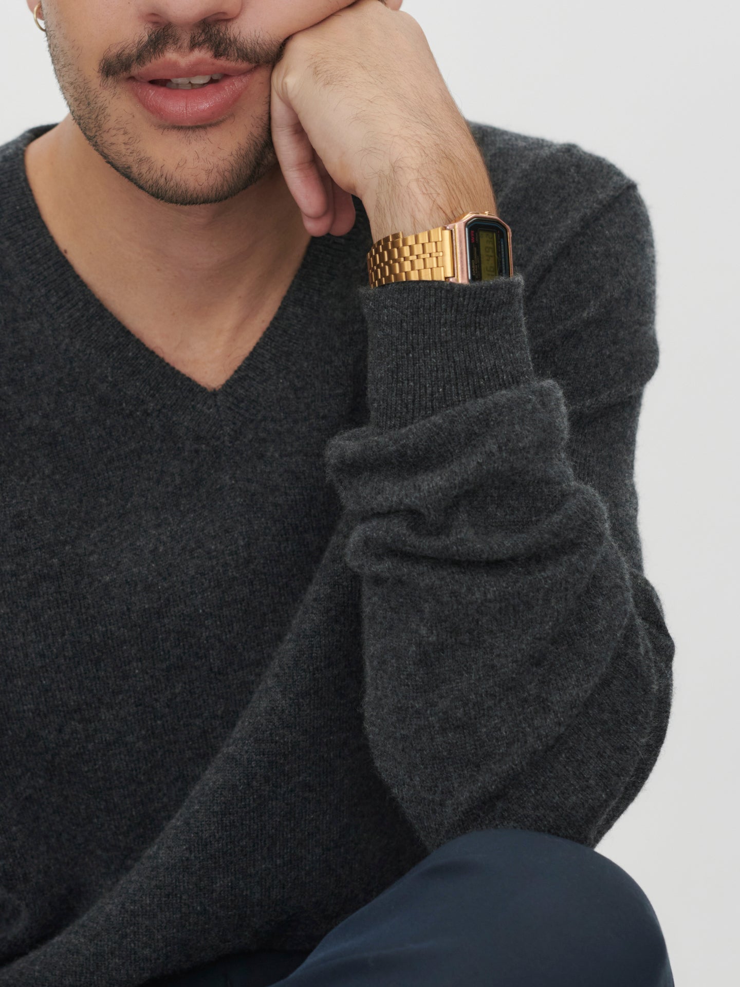 Men's Cashmere Basic V-Neck Sweater Charcoal - Gobi Cashmere