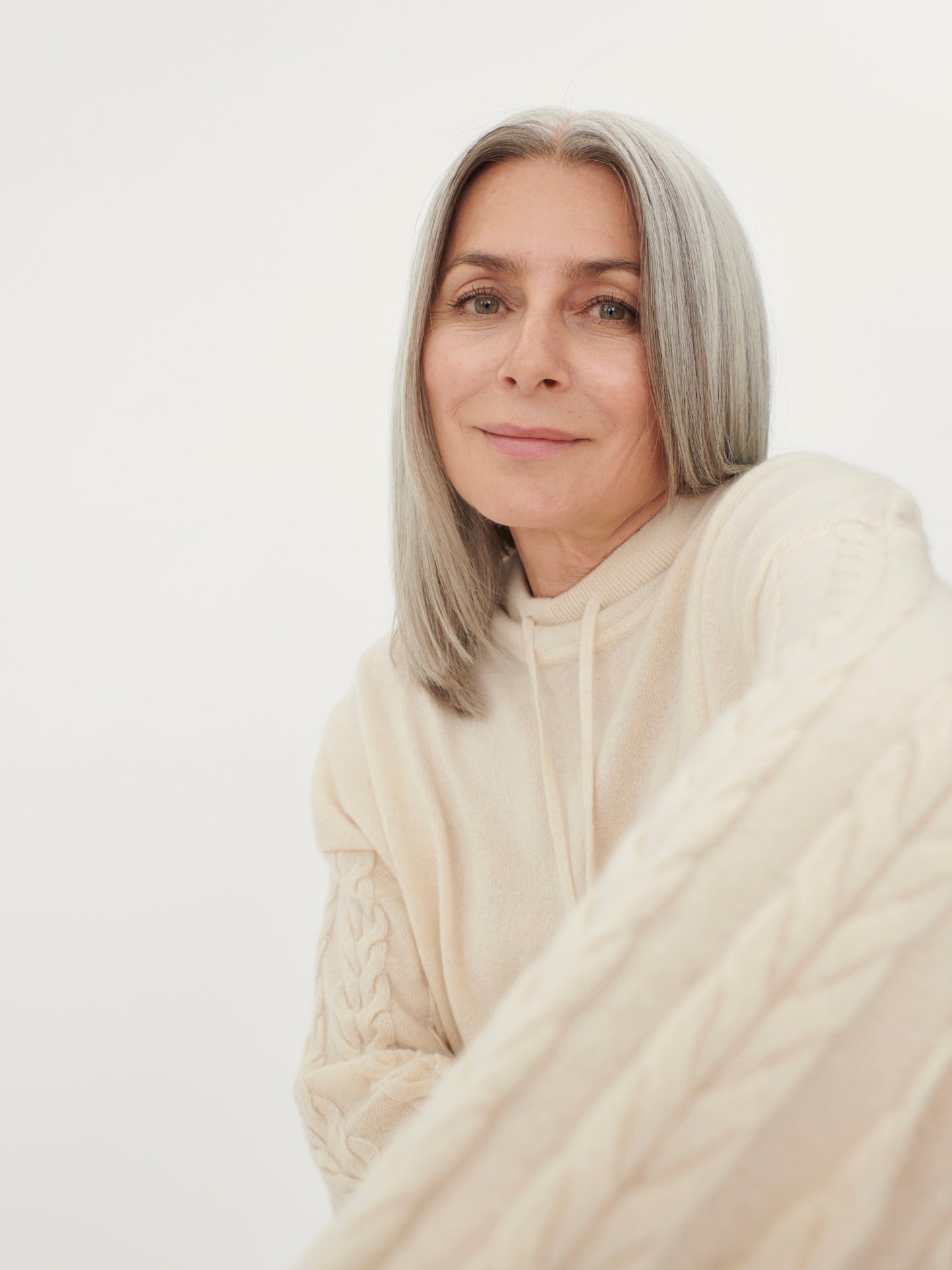Women's Cashmere Hoodie With Cable Knitted Sleeves Off White - Gobi Cashmere