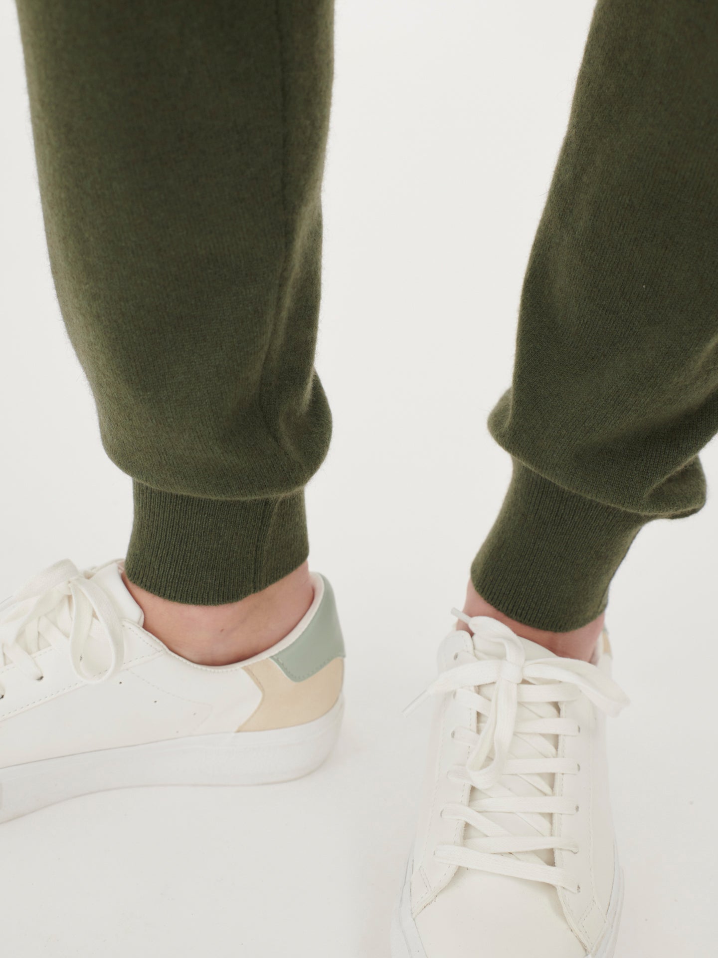 Women's Cashmere Cuffed Jogger Bronze Green - Gobi Cashmere